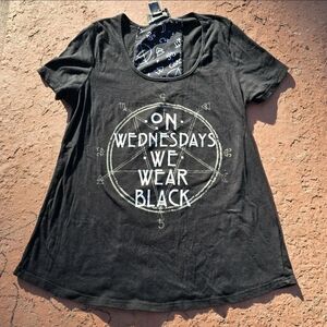 HOT TOPIC On Wednesdays We Wear Black Women’s Tee Size Medium 26x16